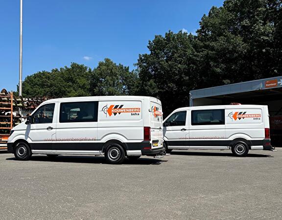 Bij deze presenteren wij onze twee nieuwe bussen!